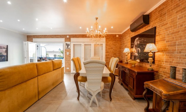 Venta - Apartamento / piso -
Torrevieja - Playa Del Cura