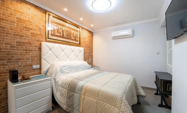 Venta - Apartamento / piso -
Torrevieja - Playa Del Cura