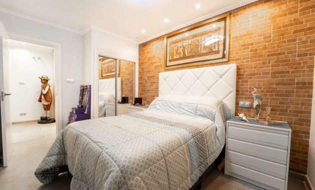 Venta - Apartamento / piso -
Torrevieja - Playa Del Cura