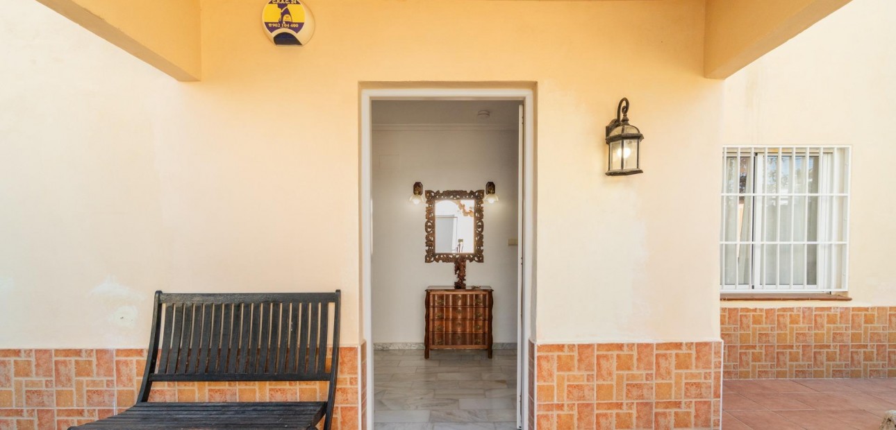 Venta - Villa -
Orihuela Costa - La Zenia