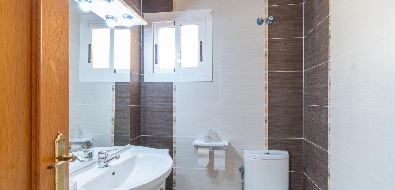 Venta - Villa -
Orihuela Costa - La Zenia