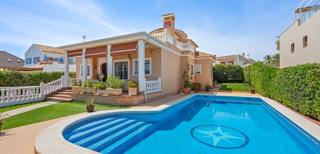 Venta - Detached Villa -
Torrevieja - Torre La Mata