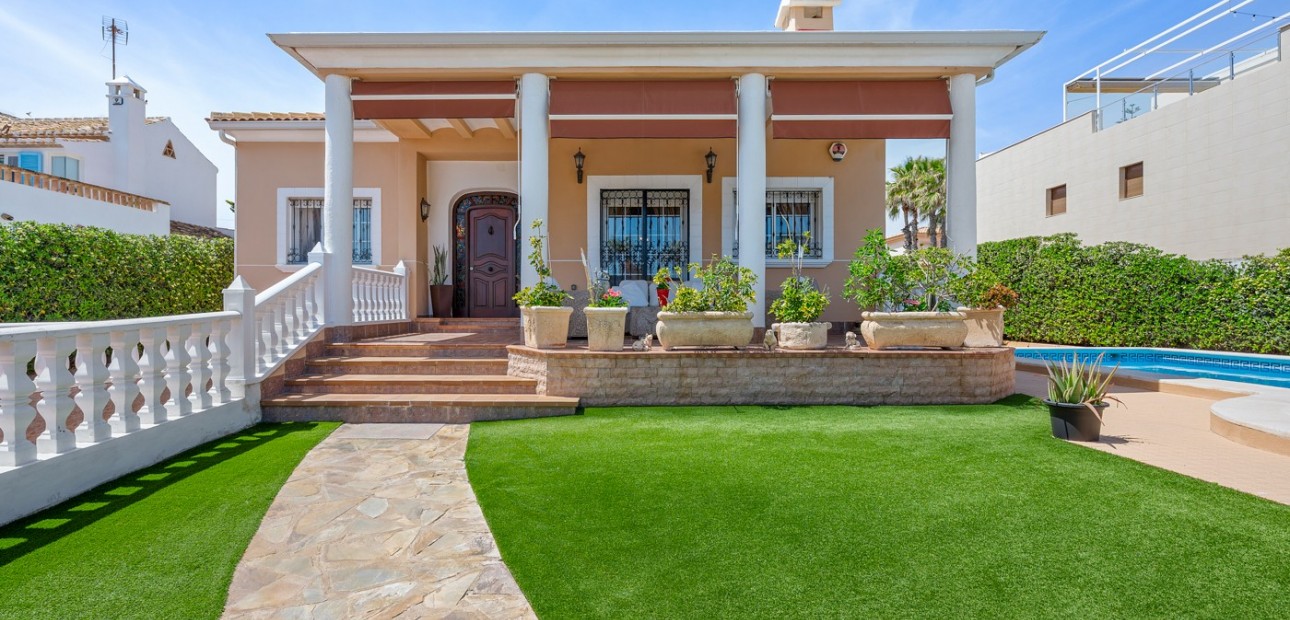 Venta - Detached Villa -
Torrevieja - Torre La Mata