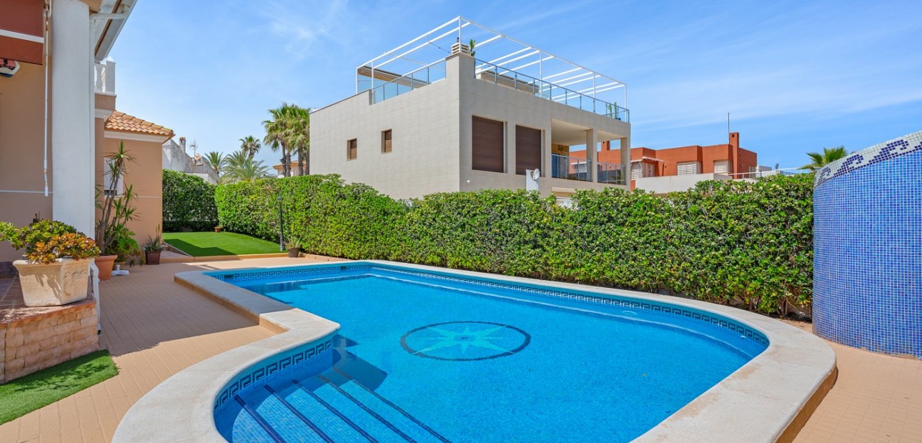 Venta - Detached Villa -
Torrevieja - Torre La Mata