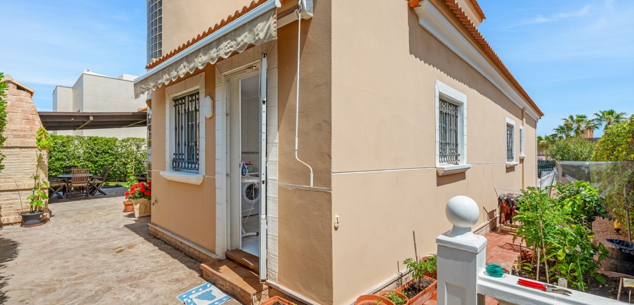 Venta - Detached Villa -
Torrevieja - Torre La Mata