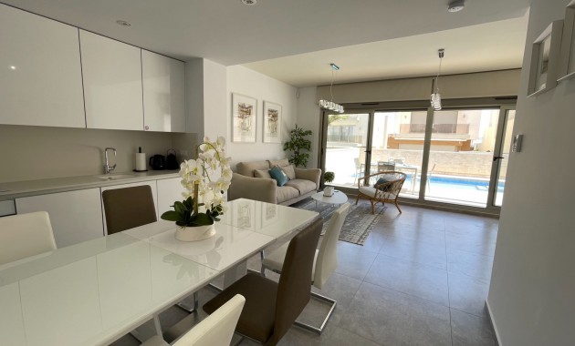 Herverkoop - Detached Villa -
Villamartín