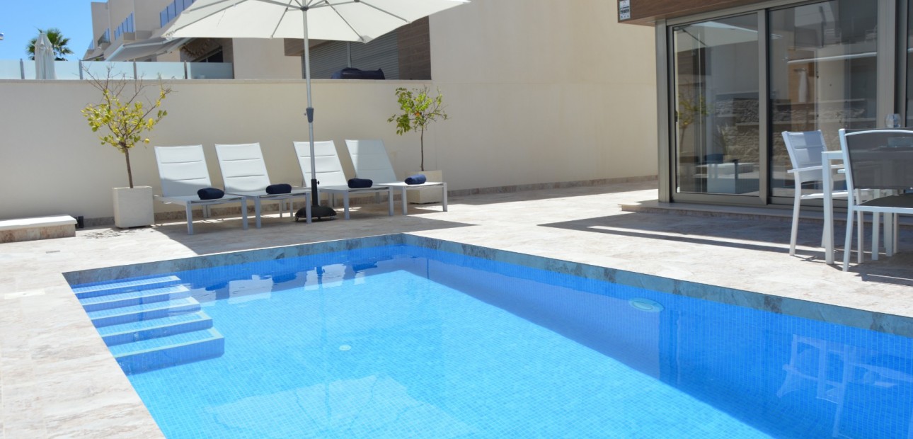 Herverkoop - Detached Villa -
Villamartín