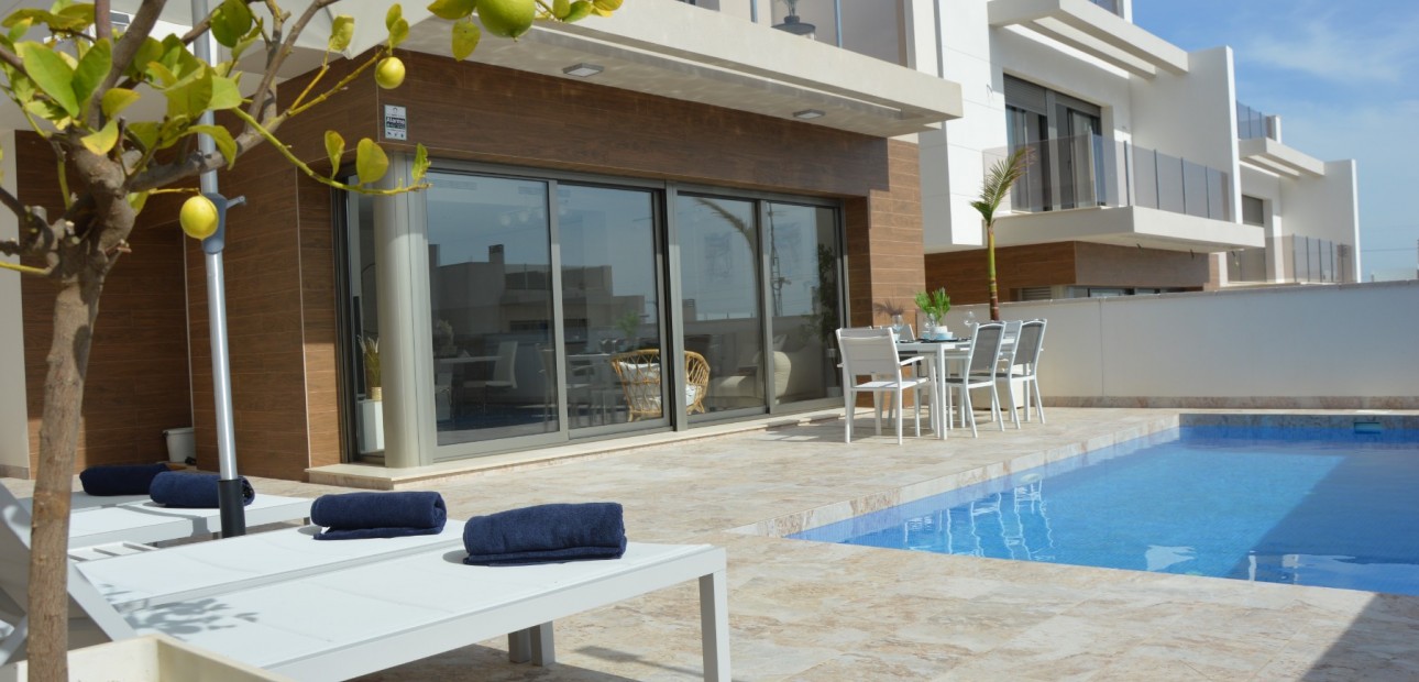 Herverkoop - Detached Villa -
Villamartín