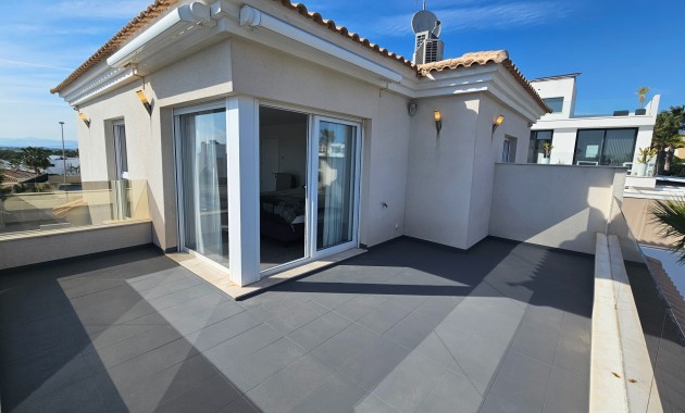 Venta - Detached Villa -
La Marina