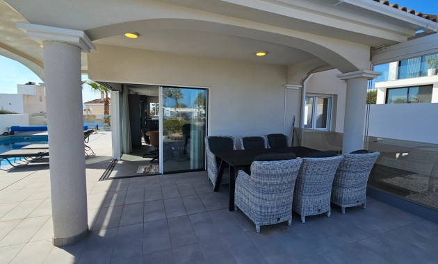 Venta - Detached Villa -
La Marina