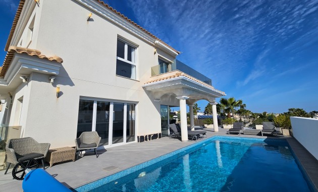 Venta - Detached Villa -
La Marina