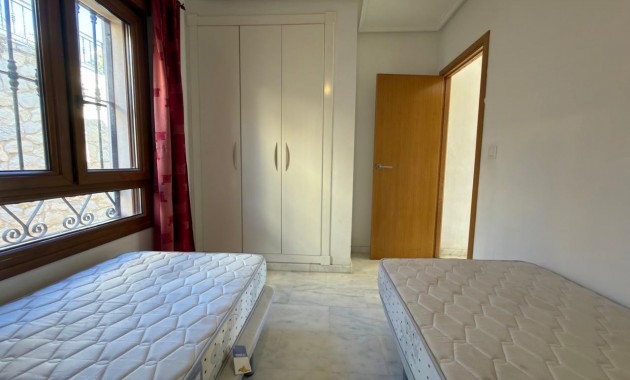 Venta - Bungalow -
Algorfa - La Finca Golf Resort