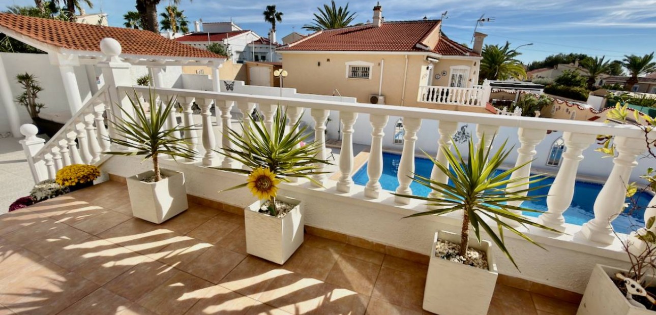 Sale - Villa -
Ciudad Quesada