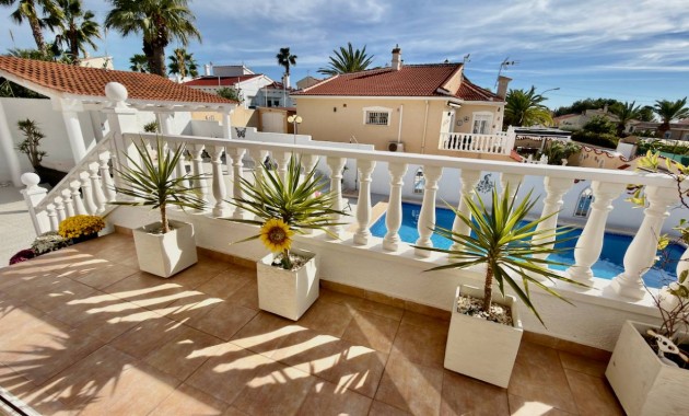 Sale - Villa -
Ciudad Quesada