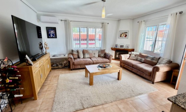 Sale - Villa -
Ciudad Quesada