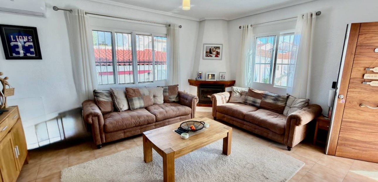 Sale - Villa -
Ciudad Quesada