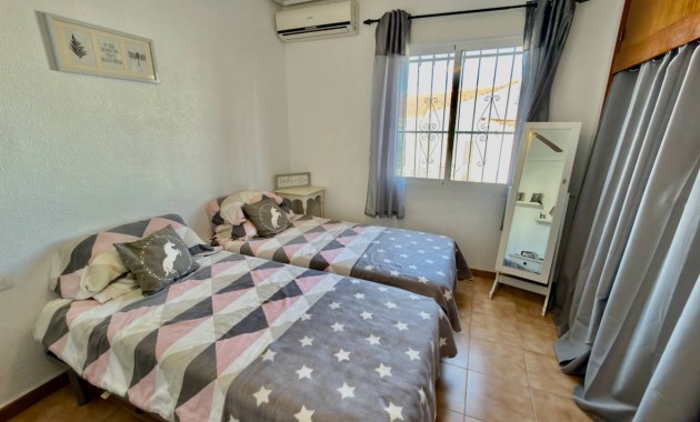 Sale - Villa -
Ciudad Quesada