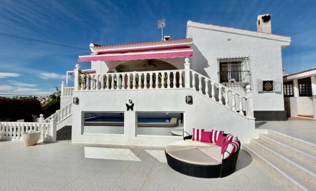 Sale - Villa -
Ciudad Quesada