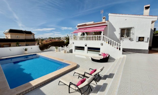 Sale - Villa -
Ciudad Quesada