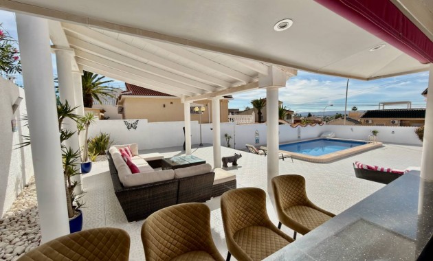 Sale - Villa -
Ciudad Quesada