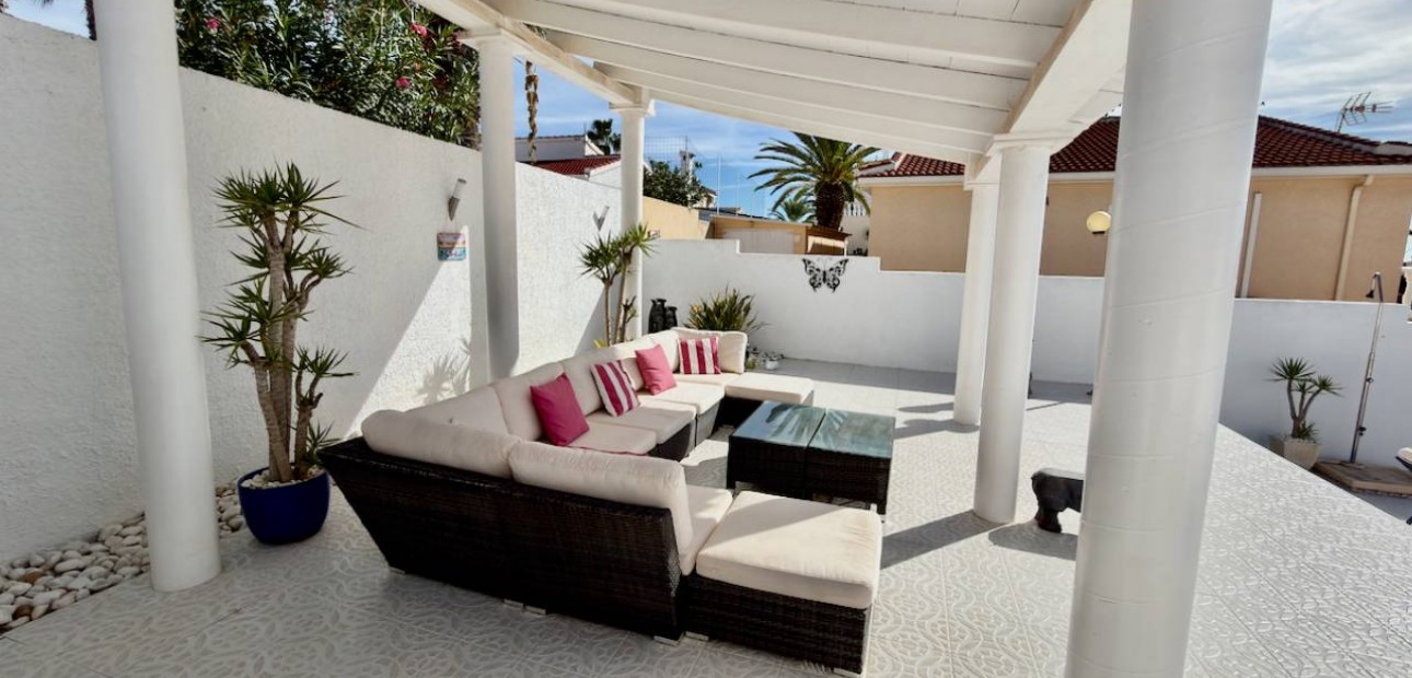 Sale - Villa -
Ciudad Quesada