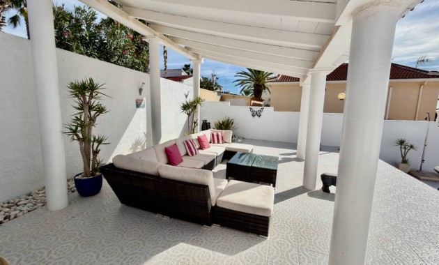 Sale - Villa -
Ciudad Quesada