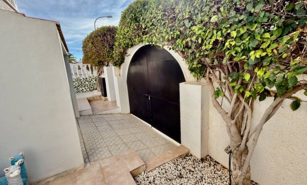 Sale - Villa -
Ciudad Quesada