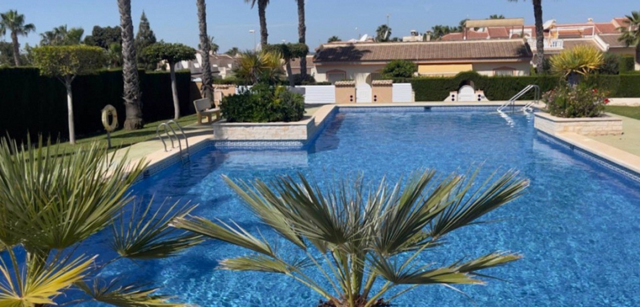 Venta - Adosado -
Ciudad Quesada - Dona Pepa