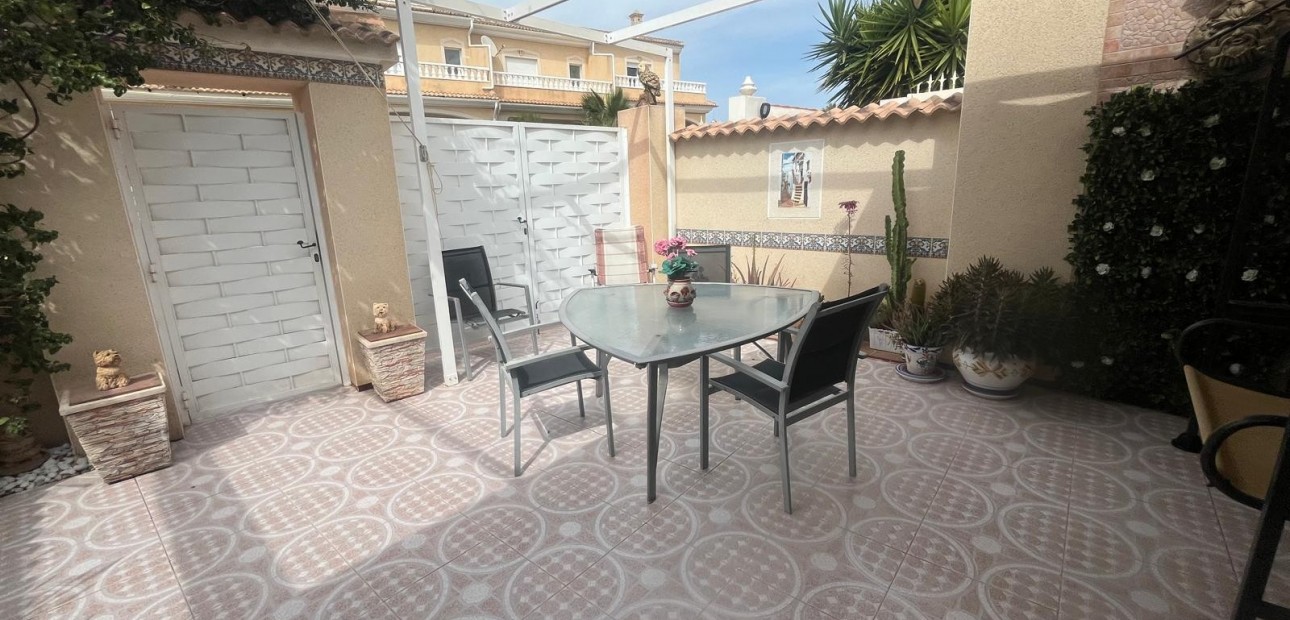 Venta - Adosado -
Ciudad Quesada - Dona Pepa