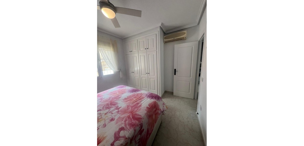 Venta - Adosado -
Ciudad Quesada - Dona Pepa