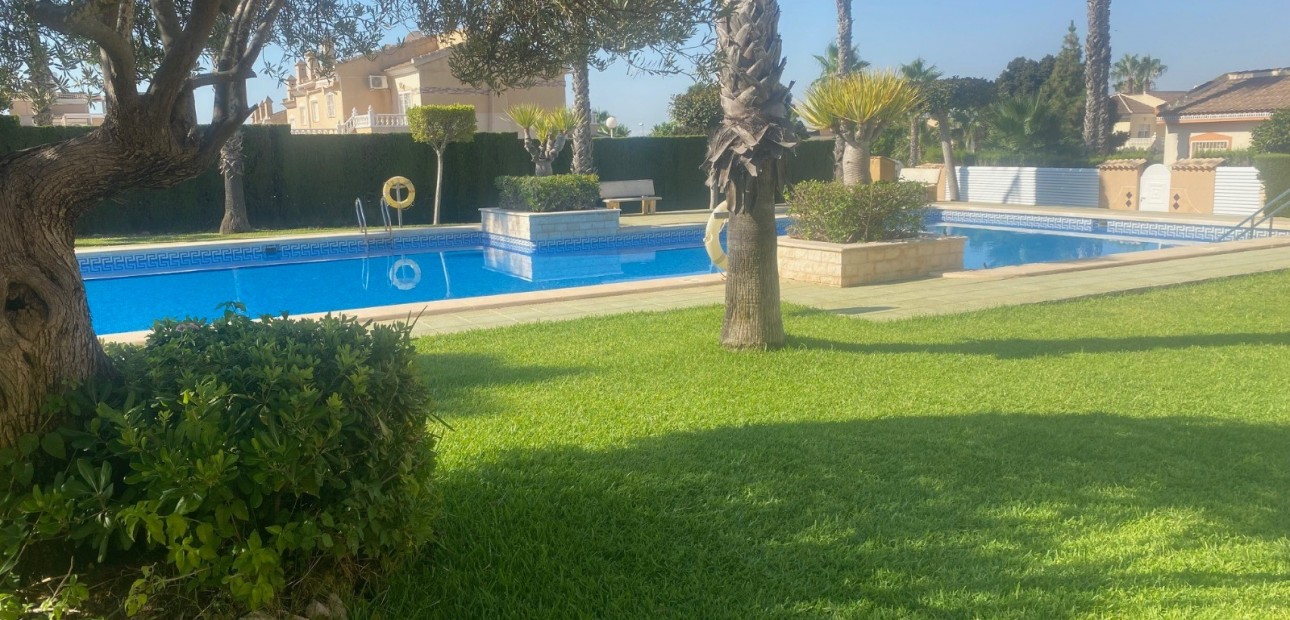 Venta - Adosado -
Ciudad Quesada - Dona Pepa