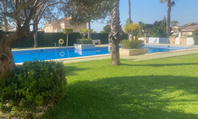 Venta - Adosado -
Ciudad Quesada - Dona Pepa