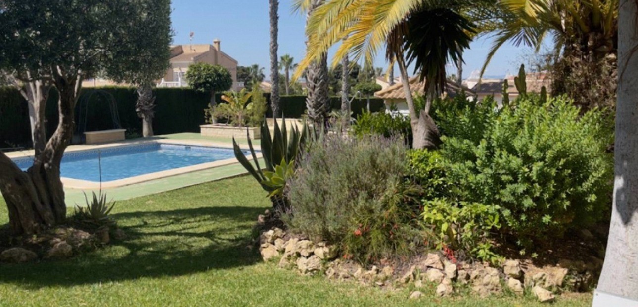 Venta - Adosado -
Ciudad Quesada - Dona Pepa