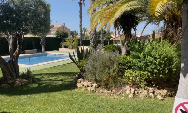 Venta - Adosado -
Ciudad Quesada - Dona Pepa