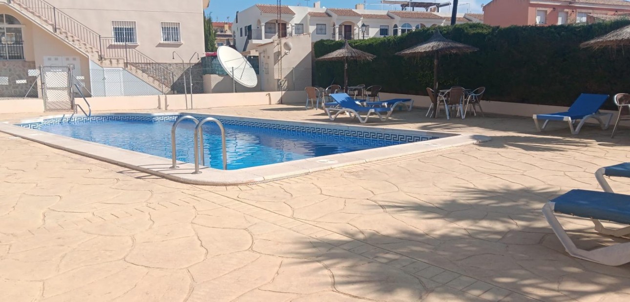 Venta - Bungalow -
Orihuela Costa - La Chismosa