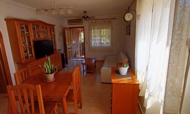 Venta - Bungalow -
Orihuela Costa - La Chismosa