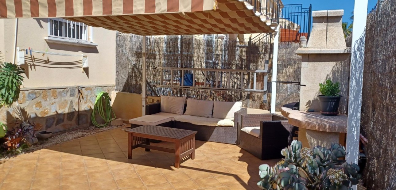 Venta - Bungalow -
Orihuela Costa - La Chismosa