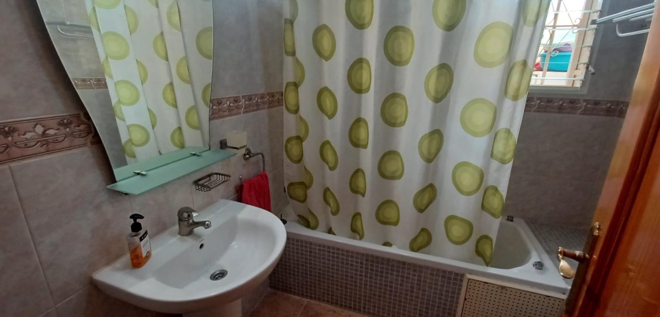 Venta - Bungalow -
Orihuela Costa - La Chismosa