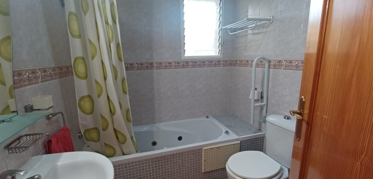 Venta - Bungalow -
Orihuela Costa - La Chismosa