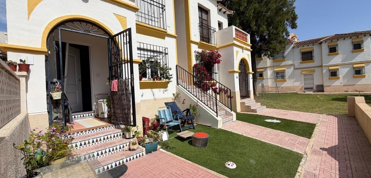 Venta - Apartamento / piso -
Orihuela Costa - La Zenia