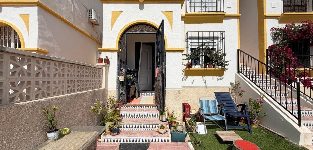 Venta - Apartamento / piso -
Orihuela Costa - La Zenia