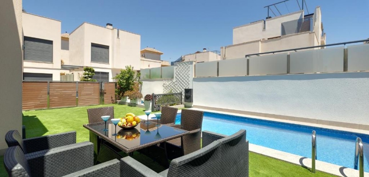 Venta - Detached Villa -
Torrevieja - Torrevieja - Centre