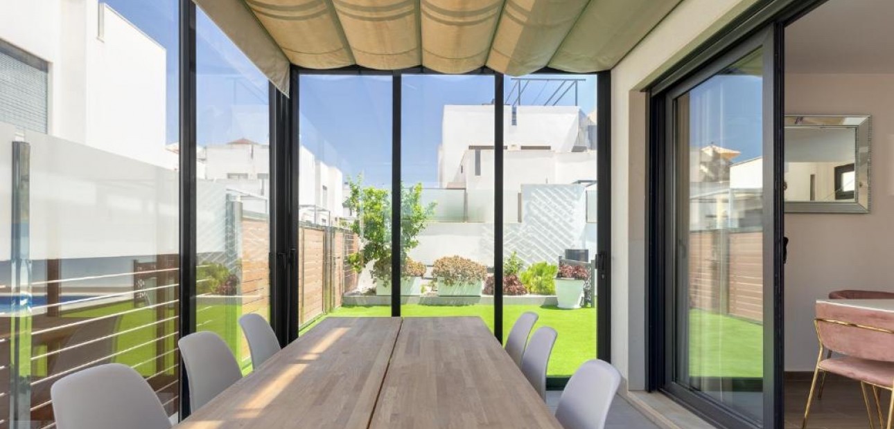 Venta - Detached Villa -
Torrevieja - Torrevieja - Centre