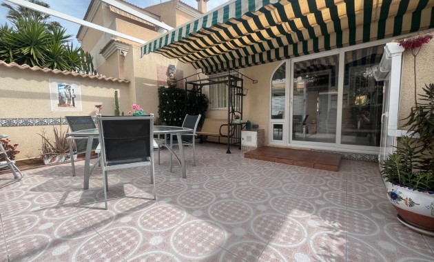 Venta - Adosado -
Ciudad Quesada - Dona Pepa