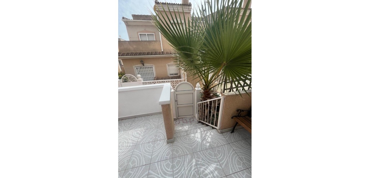 Venta - Adosado -
Ciudad Quesada - Dona Pepa