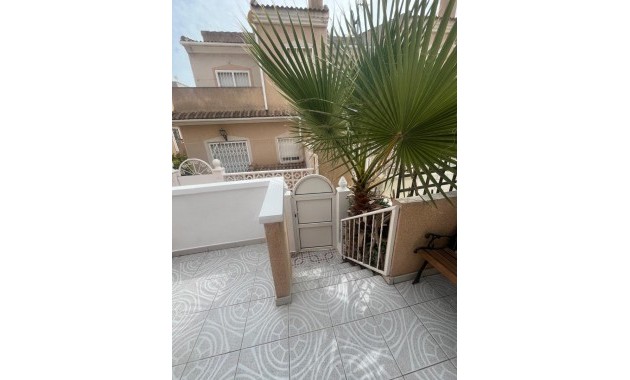 Venta - Adosado -
Ciudad Quesada - Dona Pepa