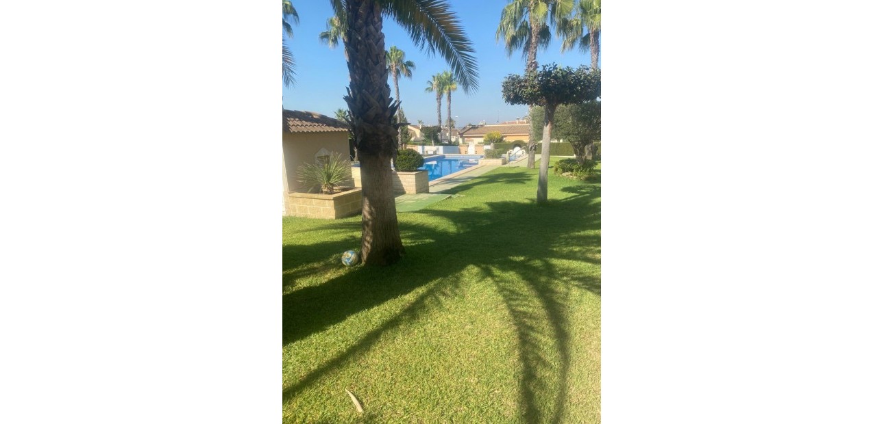 Venta - Adosado -
Ciudad Quesada - Dona Pepa