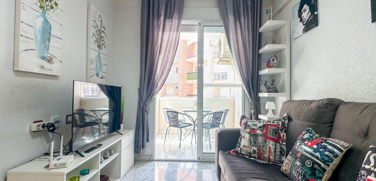 Venta - Apartamento / piso -
Torrevieja - Estacion de autobuses