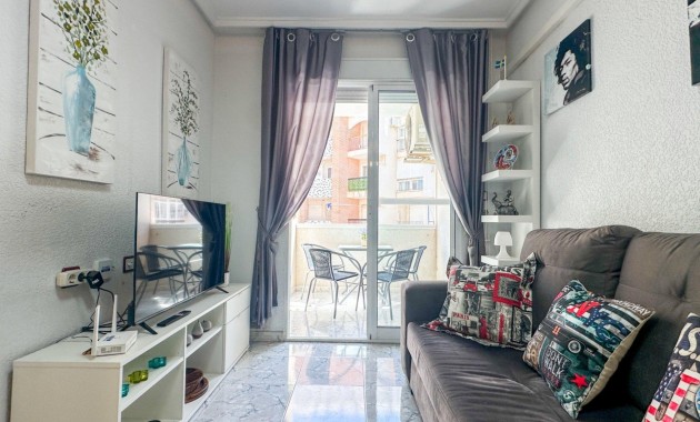 Venta - Apartamento / piso -
Torrevieja - Estacion de autobuses