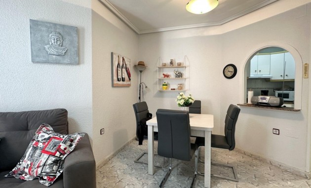 Venta - Apartamento / piso -
Torrevieja - Estacion de autobuses